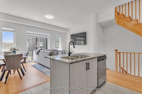 Photo 13 at 15 Quilico Road N, Elder Mills, Vaughan