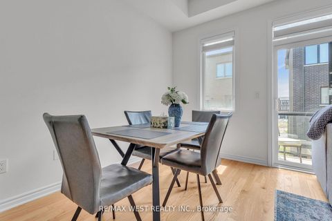 Photo 14 at 15 Quilico Road N, Elder Mills, Vaughan