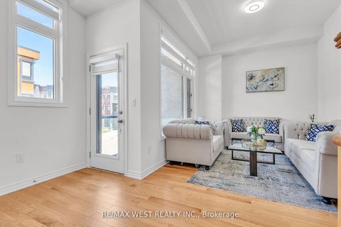 Photo 17 at 15 Quilico Road N, Elder Mills, Vaughan