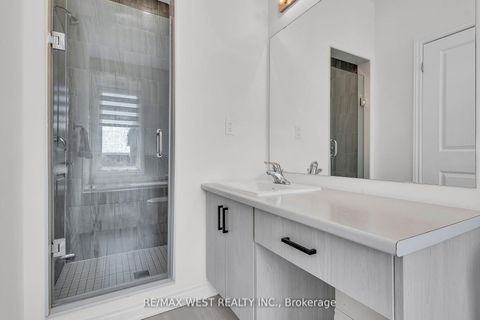Photo 22 at 15 Quilico Road N, Elder Mills, Vaughan