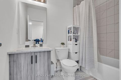 Photo 26 at 15 Quilico Road N, Elder Mills, Vaughan