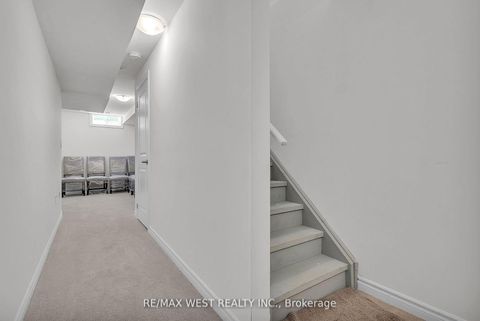 Photo 27 at 15 Quilico Road N, Elder Mills, Vaughan