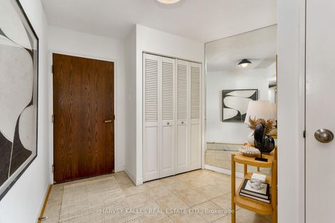 Photo 4 at 2914 - 55 Harbour Square, Waterfront Communities C1, Toronto