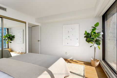 Photo 38 at 2914 - 55 Harbour Square, Waterfront Communities C1, Toronto