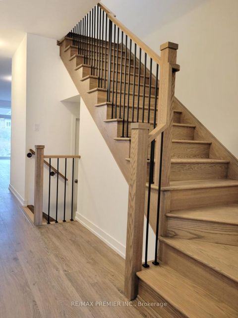 Photo 3 at 3 Ghent Drive, Kleinburg, Vaughan