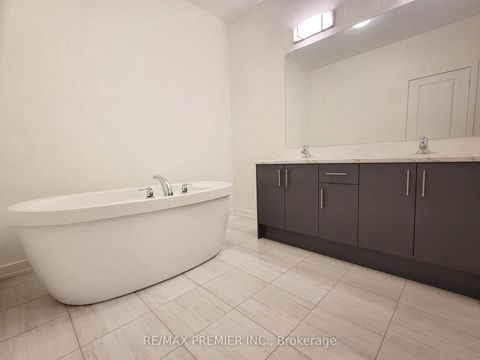 Photo 7 at 3 Ghent Drive, Kleinburg, Vaughan