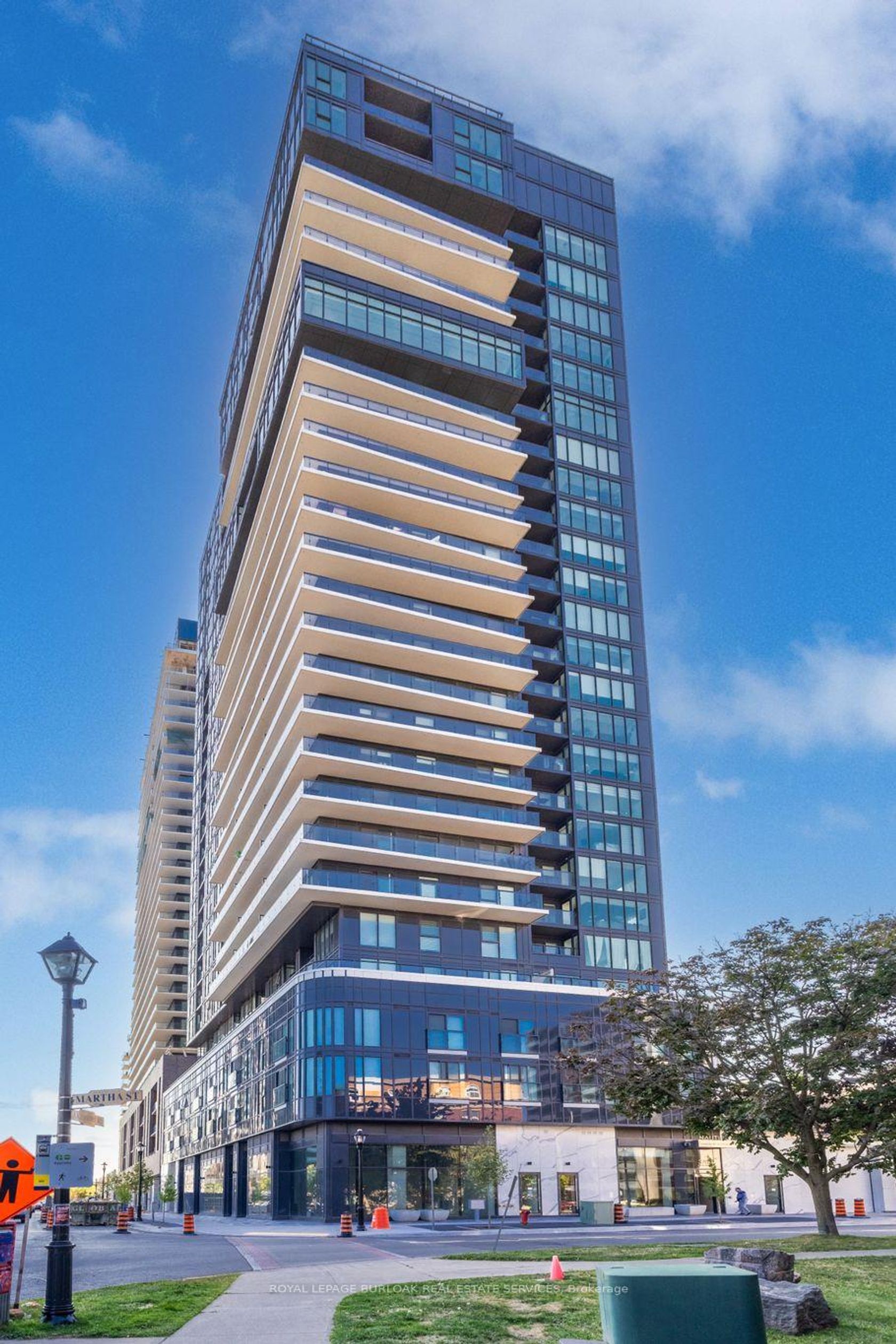 1805 - 370 Martha Street, Brant, Burlington 