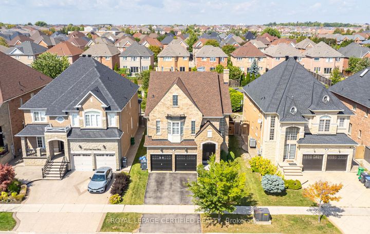 Photo 1 at 3327 Erin Centre Boulevard, Churchill Meadows, Mississauga