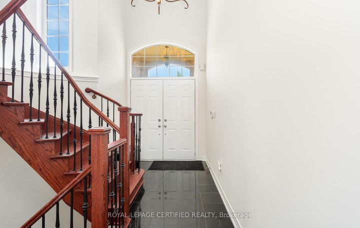 Photo 3 at 3327 Erin Centre Boulevard, Churchill Meadows, Mississauga
