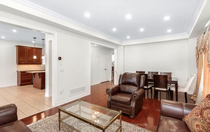 Photo 12 at 3327 Erin Centre Boulevard, Churchill Meadows, Mississauga