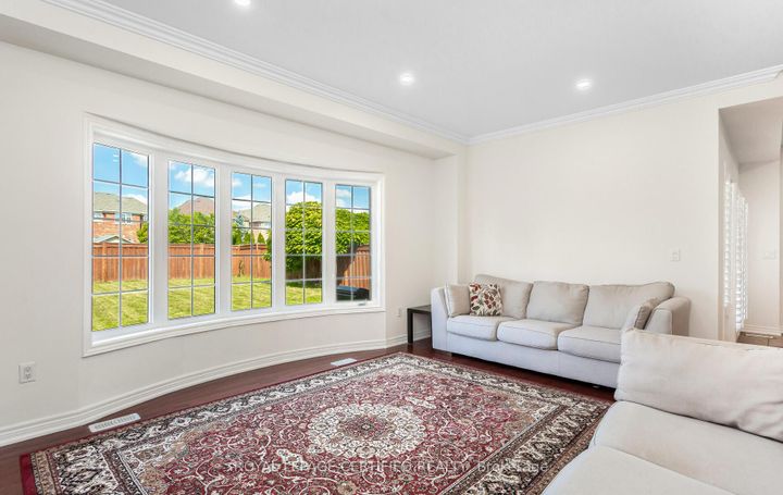 Photo 15 at 3327 Erin Centre Boulevard, Churchill Meadows, Mississauga