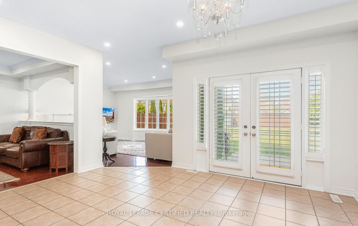 Photo 22 at 3327 Erin Centre Boulevard, Churchill Meadows, Mississauga