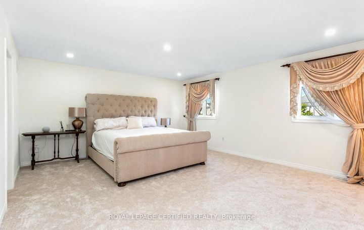 Photo 28 at 3327 Erin Centre Boulevard, Churchill Meadows, Mississauga