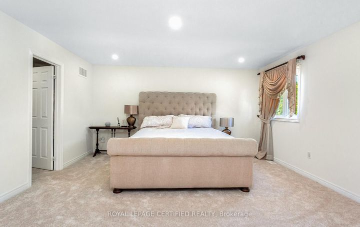 Photo 29 at 3327 Erin Centre Boulevard, Churchill Meadows, Mississauga