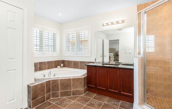Photo 33 at 3327 Erin Centre Boulevard, Churchill Meadows, Mississauga