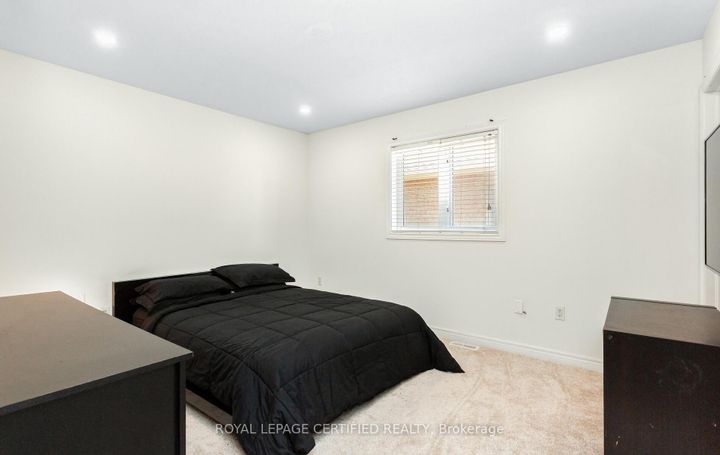 Photo 35 at 3327 Erin Centre Boulevard, Churchill Meadows, Mississauga