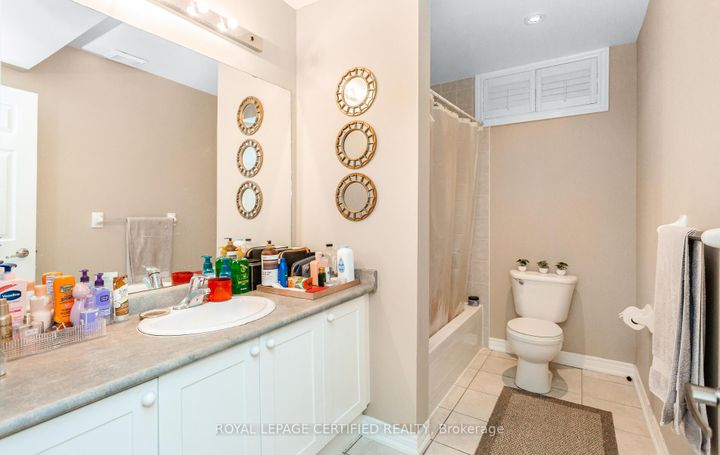 Photo 45 at 3327 Erin Centre Boulevard, Churchill Meadows, Mississauga