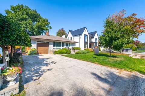 Photo 1 at 46 Cardigan Road, Queensway, Toronto