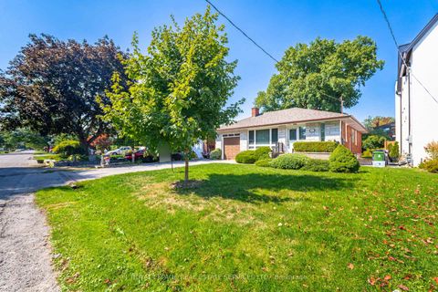 Photo 2 at 46 Cardigan Road, Queensway, Toronto Photo 2 at 46 Cardigan Road, Queensway, Toronto