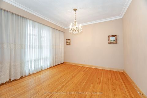 Photo 10 at 46 Cardigan Road, Queensway, Toronto
