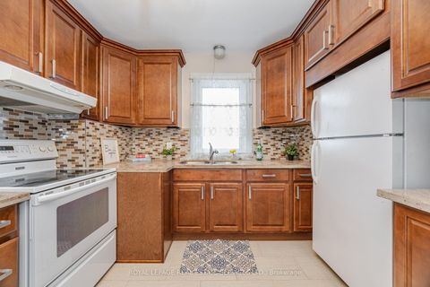 Photo 14 at 46 Cardigan Road, Queensway, Toronto Photo 14 at 46 Cardigan Road, Queensway, Toronto