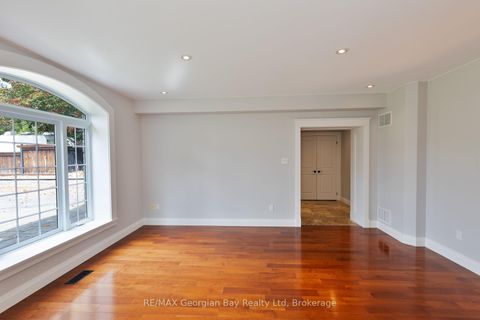 Photo 3 at 105 Duckworth Street, Codrington, Barrie