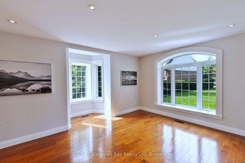 Photo 5 at 105 Duckworth Street, Codrington, Barrie