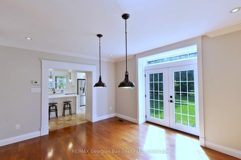 Photo 6 at 105 Duckworth Street, Codrington, Barrie