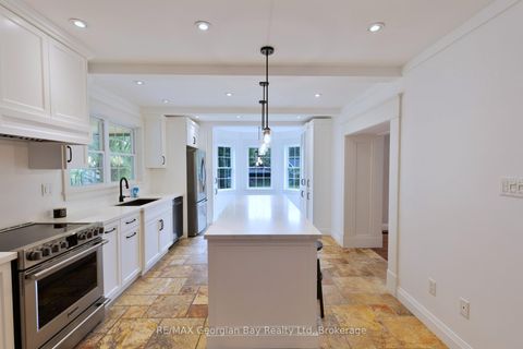 Photo 12 at 105 Duckworth Street, Codrington, Barrie