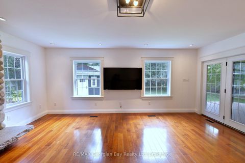 Photo 15 at 105 Duckworth Street, Codrington, Barrie