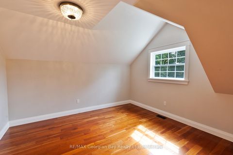 Photo 23 at 105 Duckworth Street, Codrington, Barrie