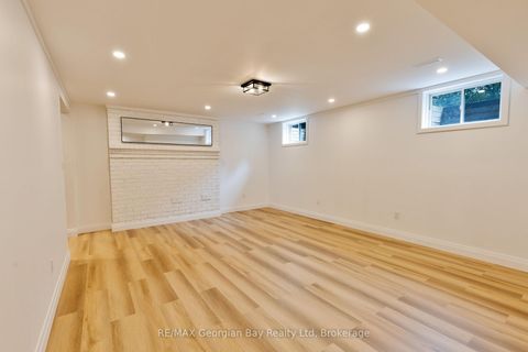 Photo 35 at 105 Duckworth Street, Codrington, Barrie