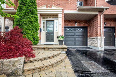 Photo 1 at 21 - 300 Ravineview Way, WC Wedgewood Creek, Oakville