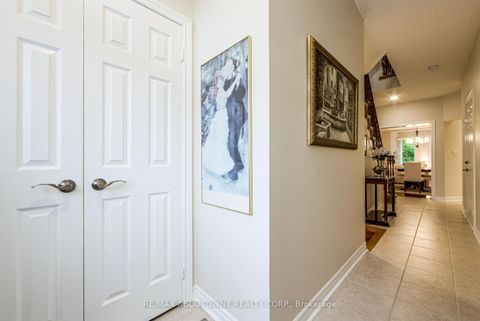 Photo 2 at 21 - 300 Ravineview Way, WC Wedgewood Creek, Oakville