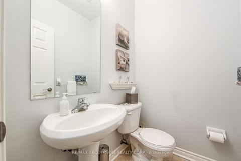 Photo 3 at 21 - 300 Ravineview Way, WC Wedgewood Creek, Oakville