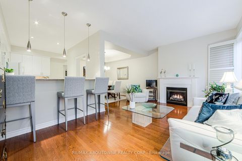 Photo 10 at 21 - 300 Ravineview Way, WC Wedgewood Creek, Oakville