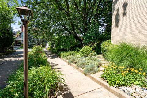 Photo 4 at 103 - 31 Rosedale Road, Moore Park, Toronto