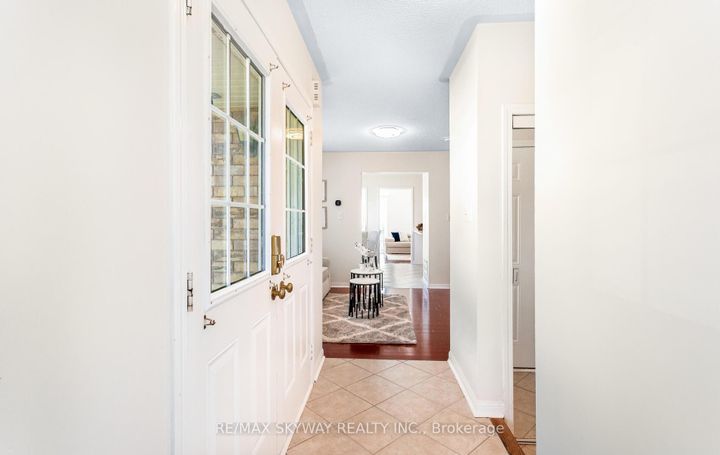 Photo 5 at 74 Magnificent Court, Vales of Castlemore, Brampton
