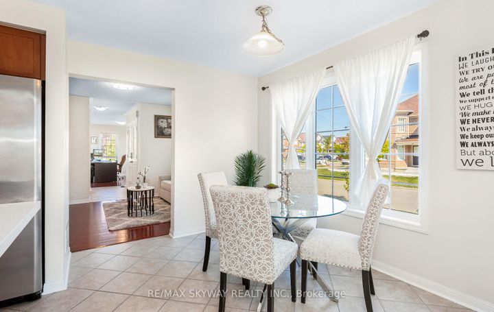 Photo 11 at 74 Magnificent Court, Vales of Castlemore, Brampton