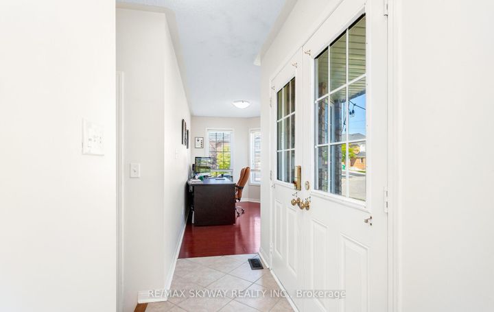 Photo 20 at 74 Magnificent Court, Vales of Castlemore, Brampton