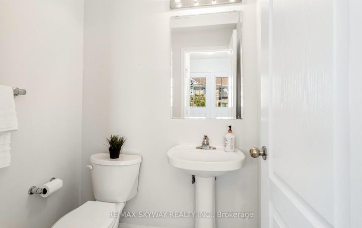 Photo 23 at 74 Magnificent Court, Vales of Castlemore, Brampton