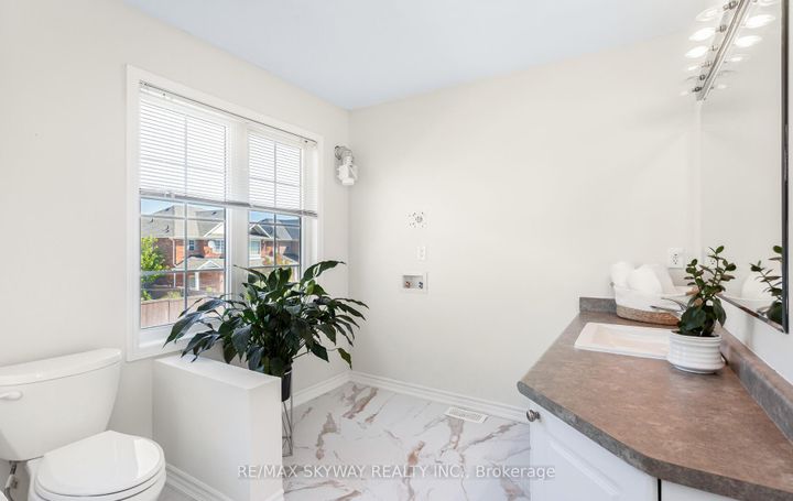 Photo 28 at 74 Magnificent Court, Vales of Castlemore, Brampton