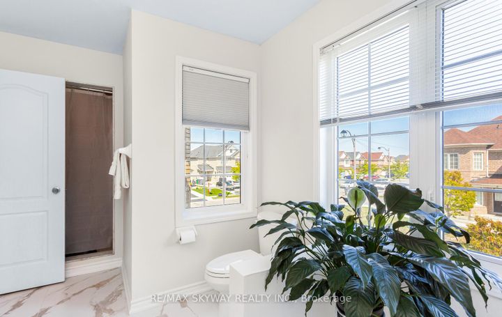 Photo 30 at 74 Magnificent Court, Vales of Castlemore, Brampton
