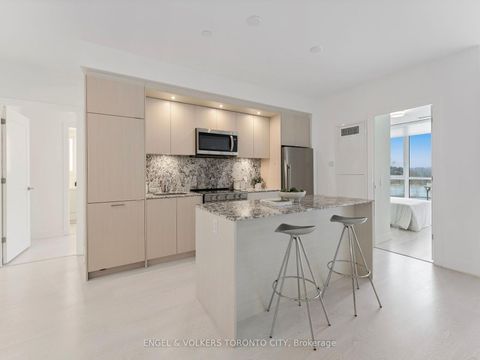 Photo 15 at 221 - 30 Inn On The Park Drive, Don Mills, Toronto