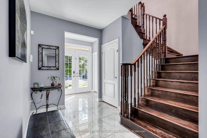 Photo 2 at 25 Hammerhead Road, Northwest Brampton, Brampton
