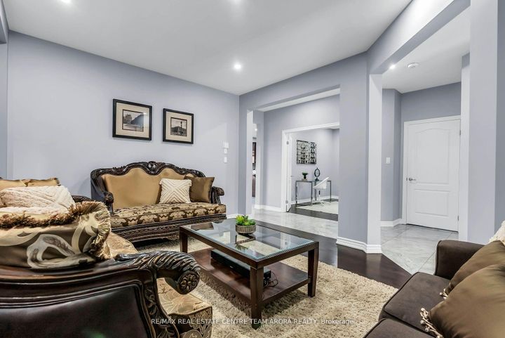 Photo 4 at 25 Hammerhead Road, Northwest Brampton, Brampton