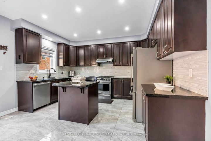 Photo 10 at 25 Hammerhead Road, Northwest Brampton, Brampton