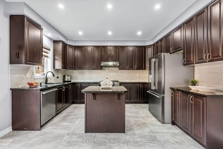 Photo 11 at 25 Hammerhead Road, Northwest Brampton, Brampton