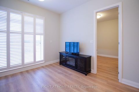 Photo 20 at 704A - 15277 Yonge Street, Aurora Village, Aurora