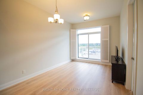Photo 22 at 704A - 15277 Yonge Street, Aurora Village, Aurora